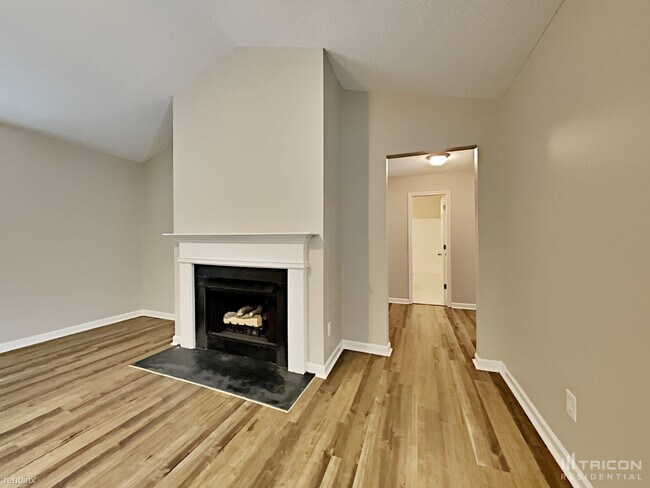 Building Photo - 2068 Sanders Pl