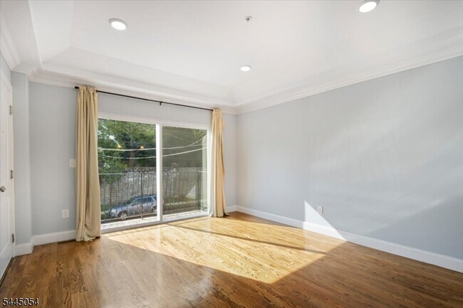 Building Photo - 267 S 10th St