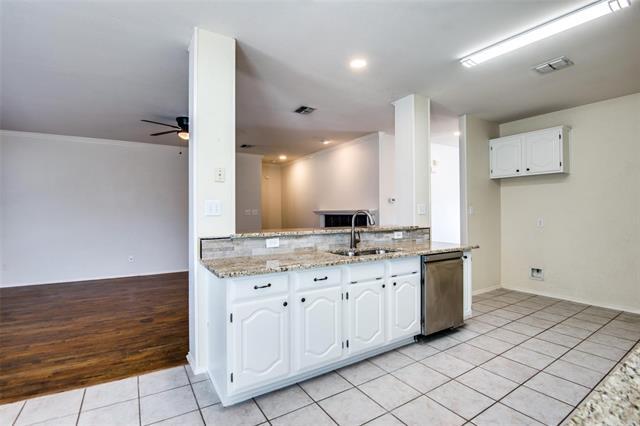 Foto del edificio - 5121 Timber Park Dr