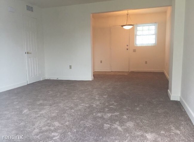 Foto del edificio - 2 br, 1 bath Townhome - 2 Sandra Lane