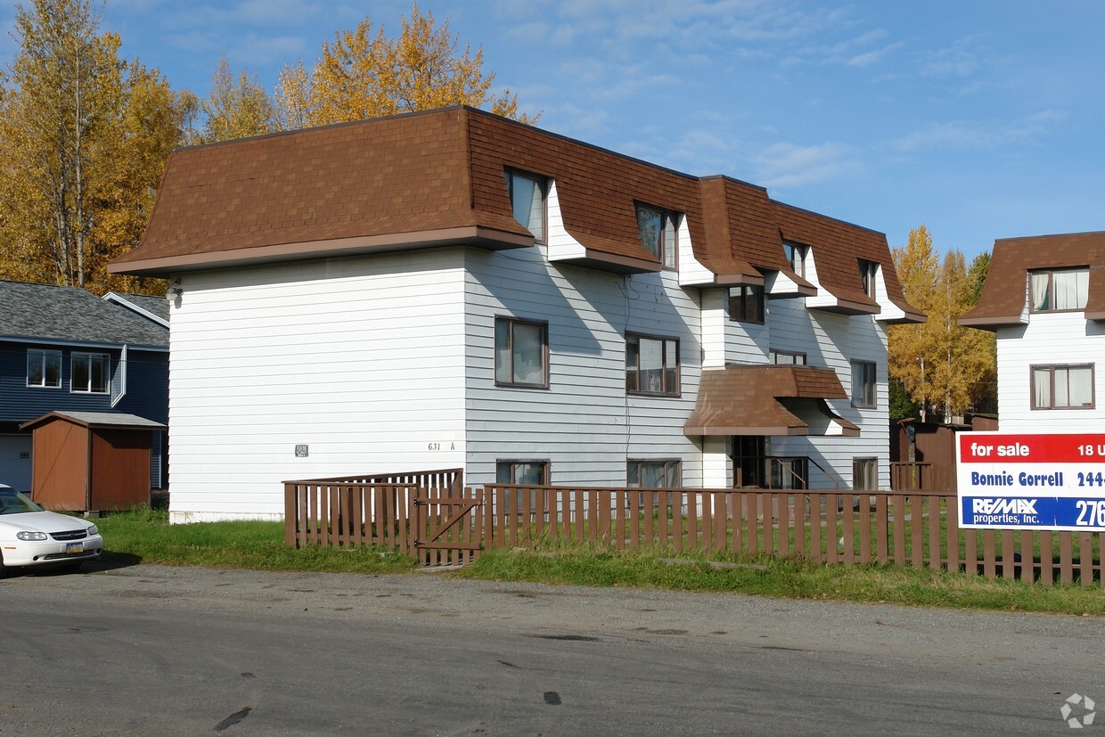 Building Photo - 611 W 47th Ave
