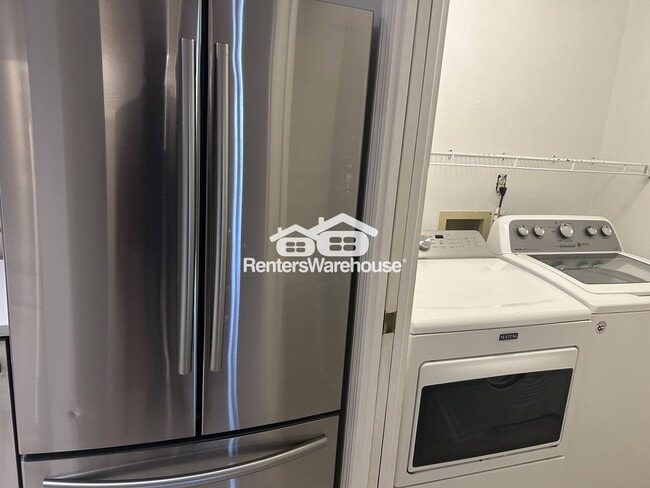 Building Photo - 1303 Gables Dr