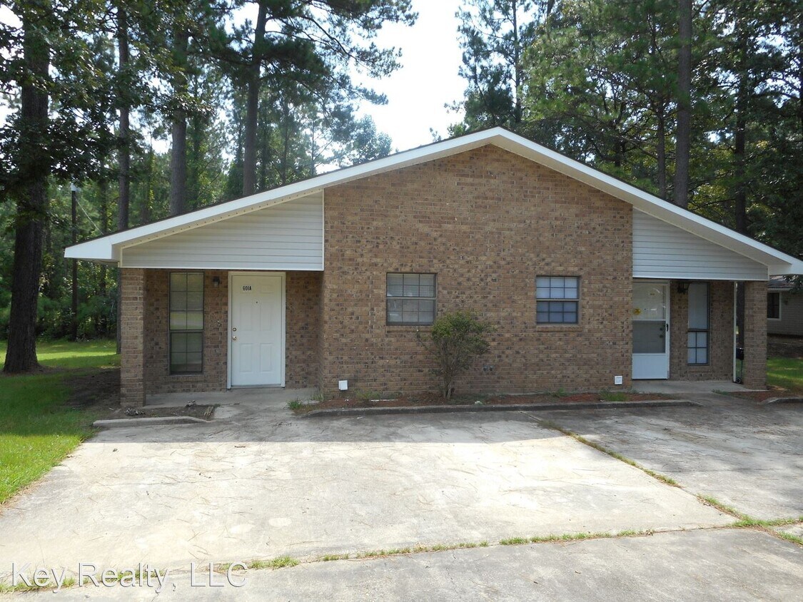 2 br, 1 bath House 601A Gary K House Rental in Pineville, LA