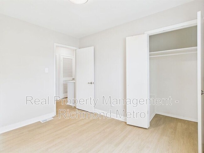 Foto del edificio - 2701 Midlothian Tpke