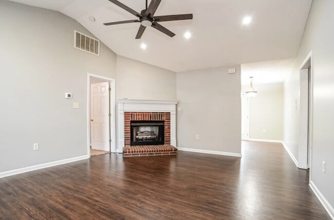 Building Photo - 720 Pesca Ln