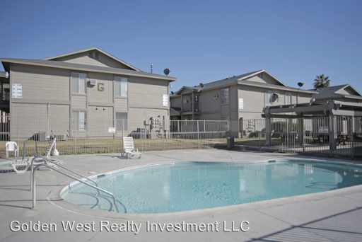 Primary Photo - 200 N Palm Dr