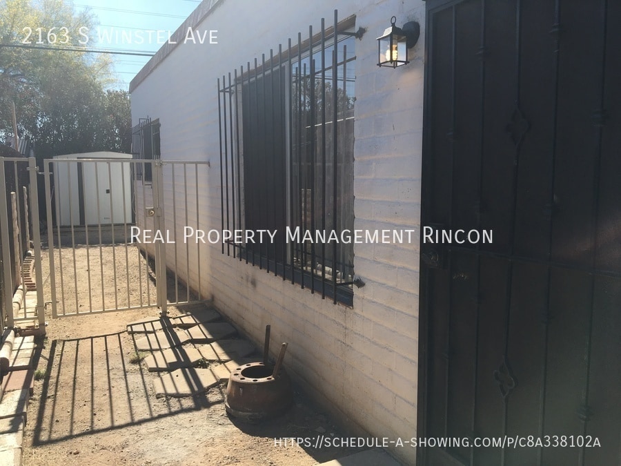 Primary Photo - 2163 S Winstel Ave