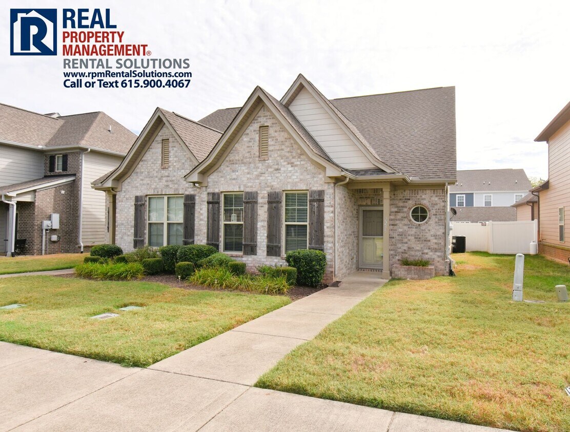 Primary Photo - Great 3 bd 2.5 ba with Washer/Dryer includ...