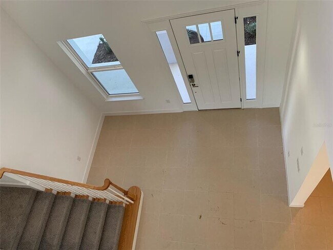 Foto del edificio - 2057 Mizzen Wy
