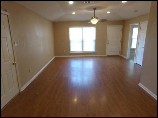 Foto del edificio - 2704 Timbermist Cir