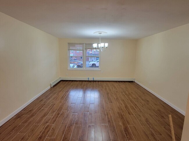 Building Photo - 2087 E 56th St