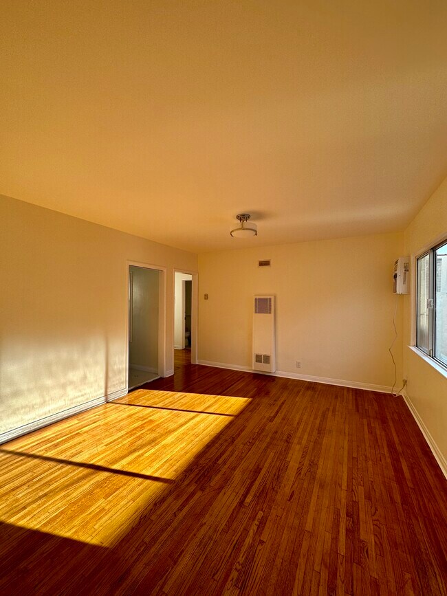 Wide lens view of living room - 410 California Ave