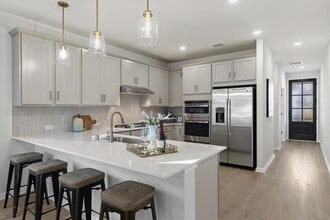 Building Photo - 158 Lake Shore Dr