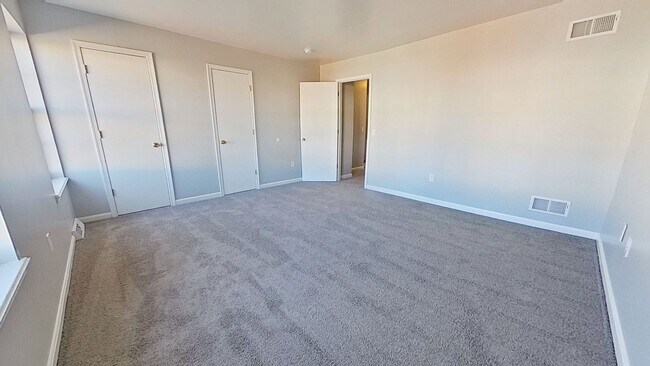 Foto del edificio - Comfortable & Easy Townhouse Living