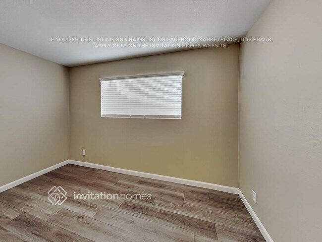 Foto del edificio - 3221 E Captain Dreyfus Ave