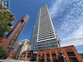 Building Photo - 609 Sherbourne St