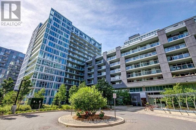 Photo du bâtiment - 555-E1555 Wilson Ave