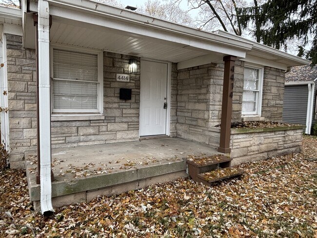 Foto del edificio - 4414 Kingsley Dr