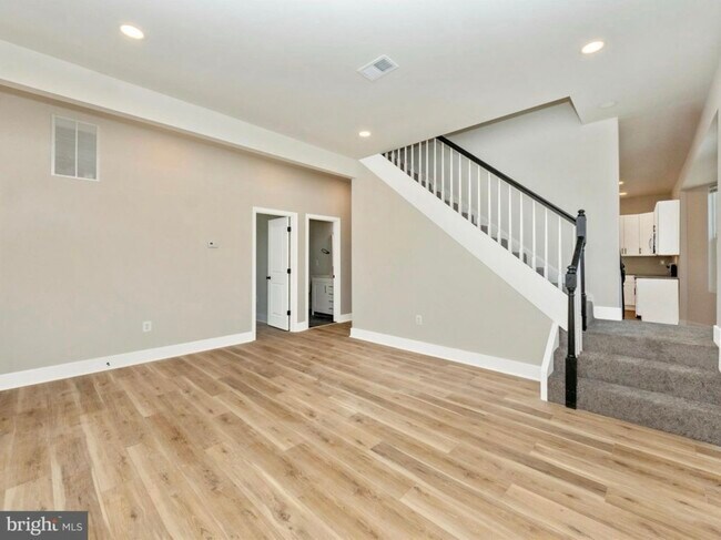 Foto del edificio - 2919 Woodland Ave