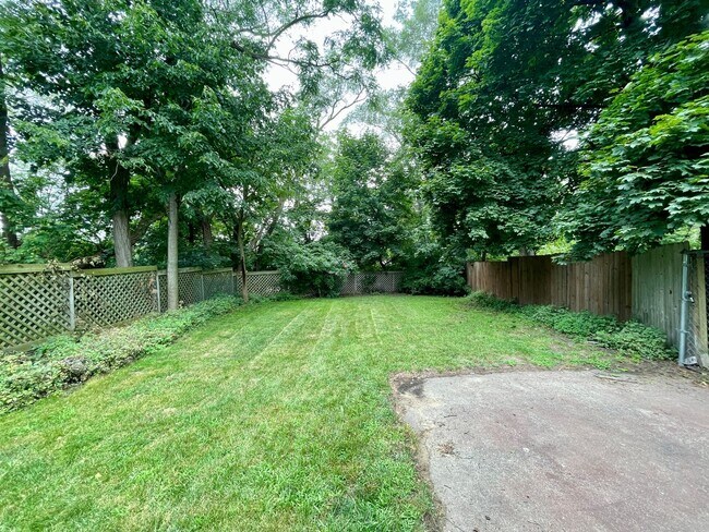 Building Photo - Three Bedroom Home in Northeast Grand Rapids