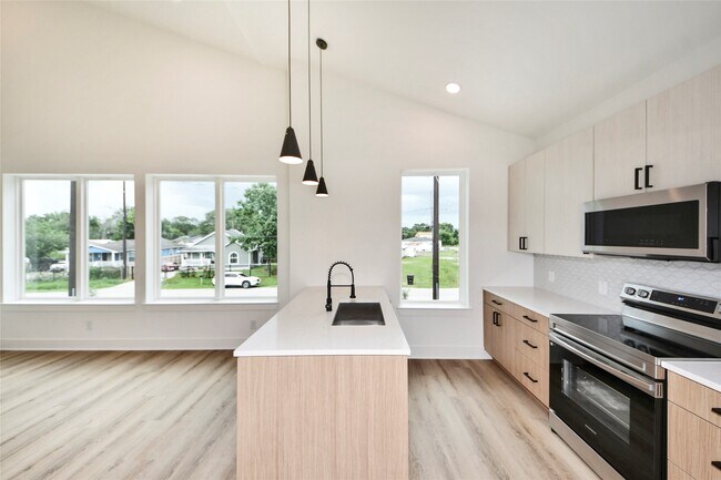 Foto del edificio - 932 South Ln