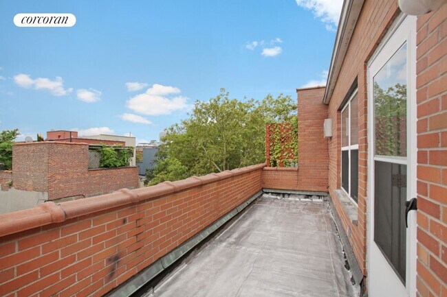 Building Photo - 102 Clifton Pl