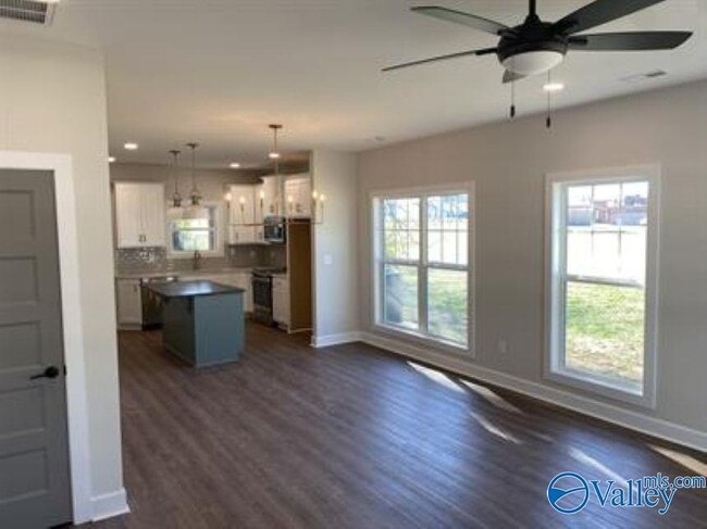 Foto del edificio - 2905 9th Ave SW