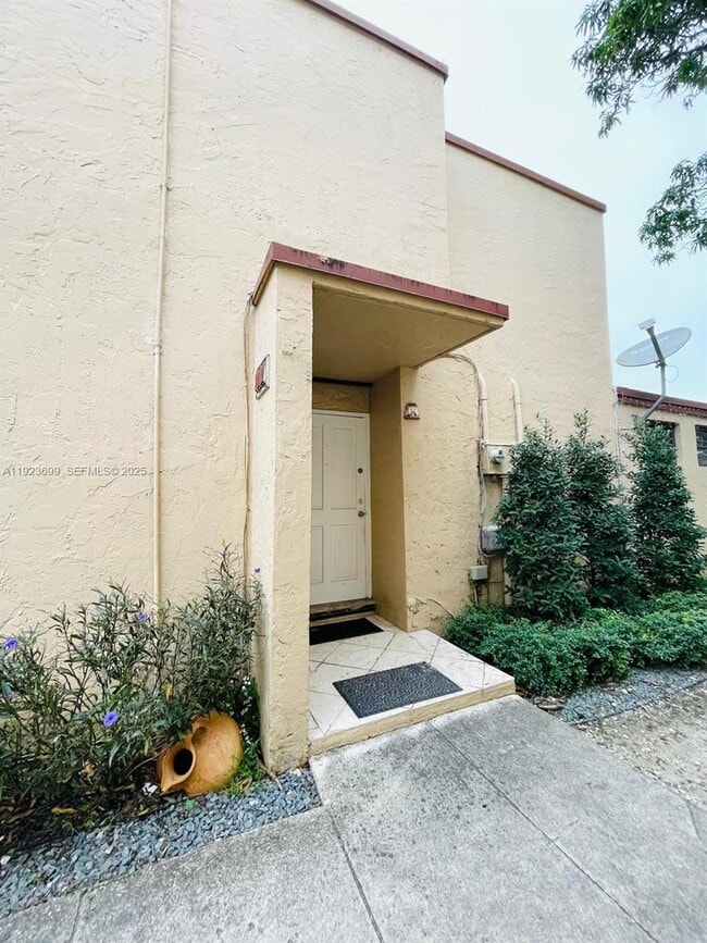 Building Photo - 20102 SW 123rd Dr