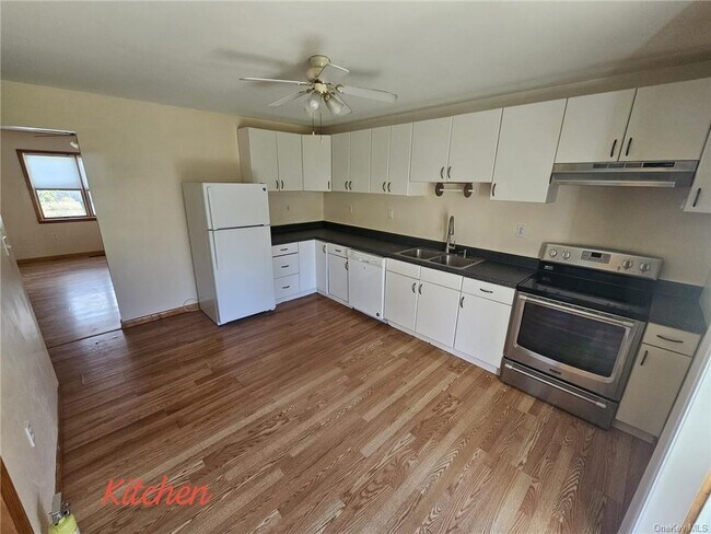 Foto del edificio - 107 Homestead Ave