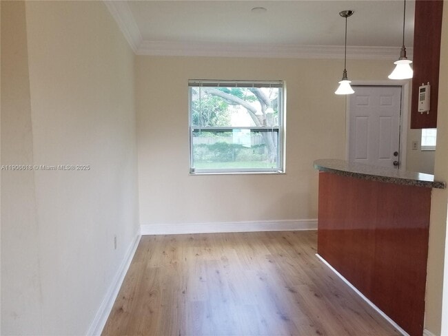 Foto del edificio - 1085 NW 133rd St