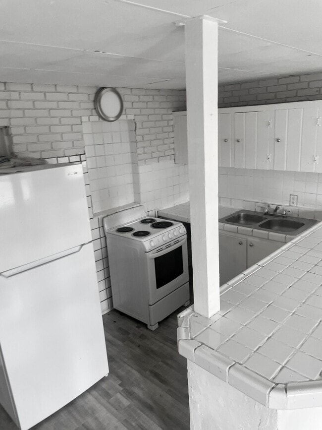 Foto del edificio - 7871 Terrace Rd
