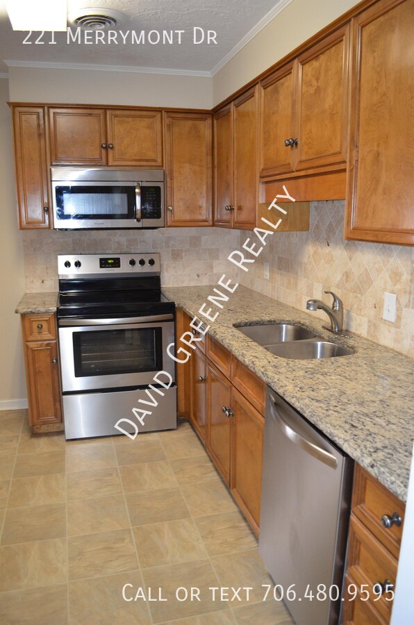 Building Photo - 221 Merrymont Dr