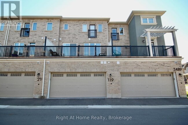 Building Photo - 119 Stork St
