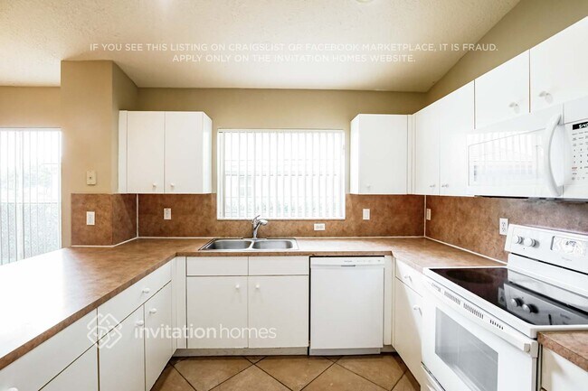 Foto del edificio - 950 SW 164th Ave
