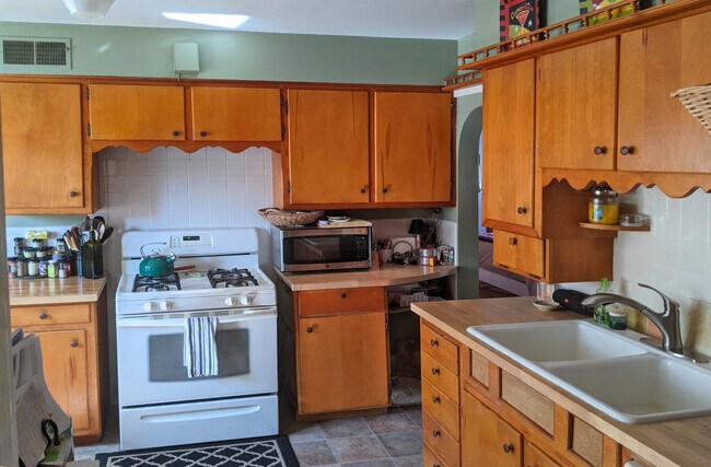 Building Photo - 2434 N 68th St
