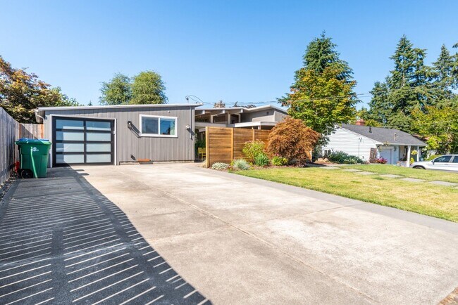 Foto del edificio - 4bd/1.75ba Shoreline Home