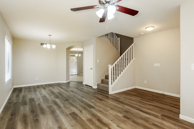 Building Photo - 2348 W White Feather Ln