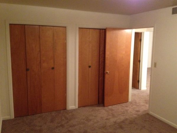 Building Photo - 435 Lakeview Dr