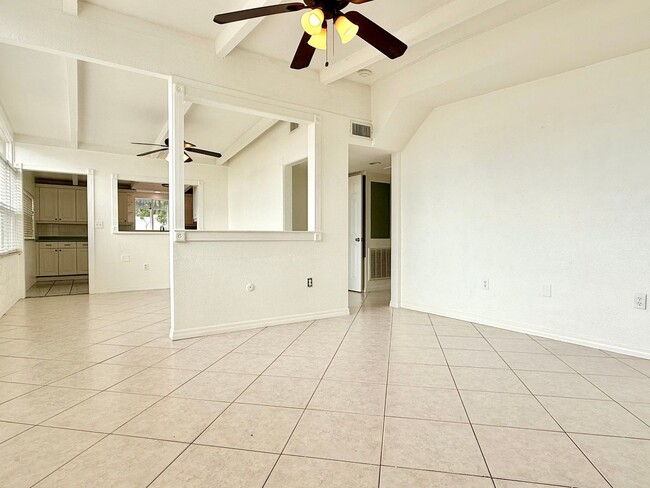 Building Photo - Charming updated 3Bedrooms 1Bath Home in p...