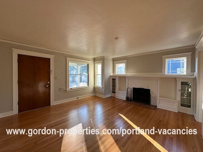 Building Photo - $1,995.00 - N Holland St - Vintage 3 bedro...
