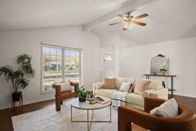 Foto del edificio - 7730 Croftwood Dr