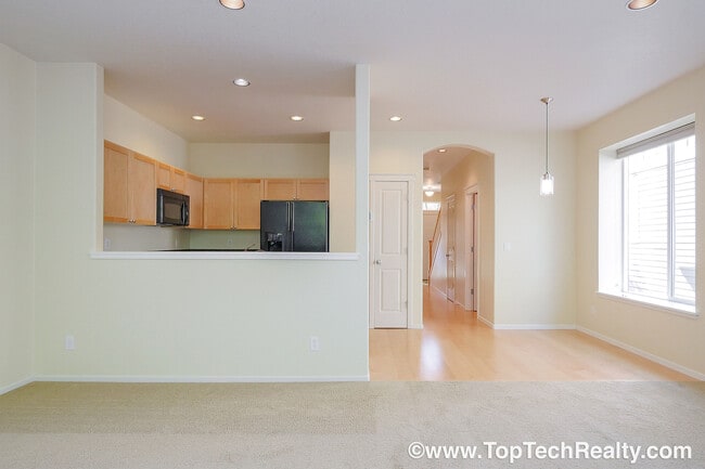 Foto del edificio - Fabulous 3 BD* 2.5 BA In Popular Arbor Res...