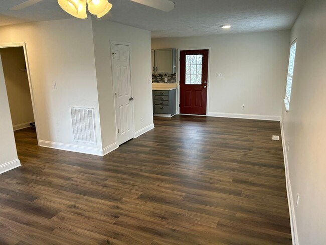Foto del edificio - Now available:  Three bedroom, 1.5 bath home in Maryville City