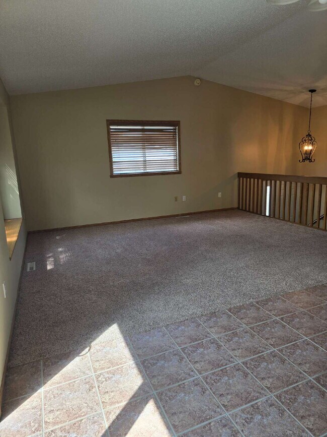 Foto del edificio - "Charming 3-Bedroom Fargo Home with 2 Full...