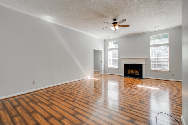 Building Photo - 201 Majestic Dr