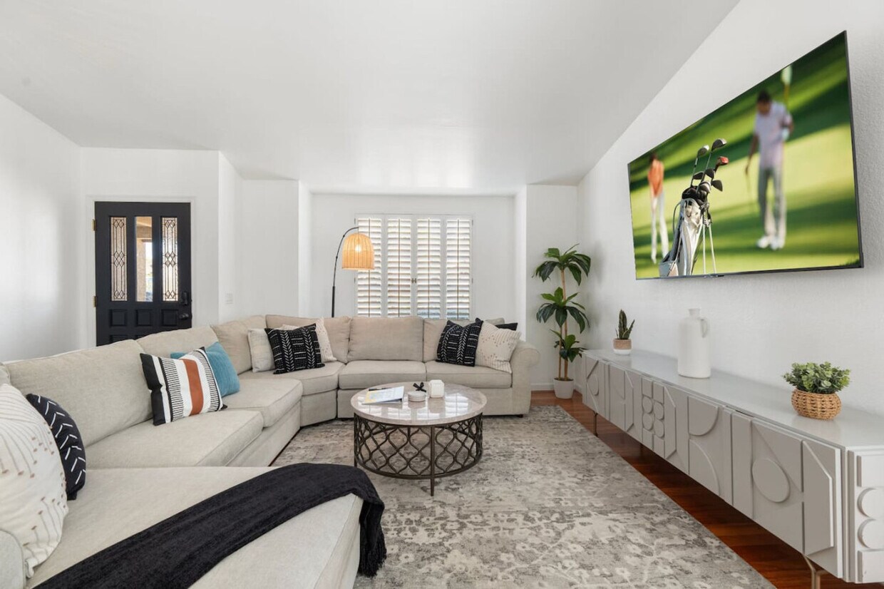 Foto principal - 6415 E Beverly Ln