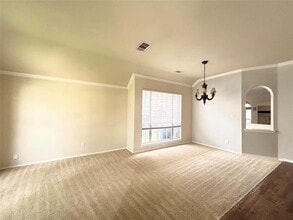 Building Photo - 2401 Summerside Ln