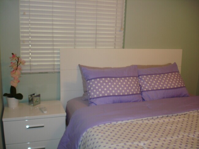 Foto del edificio - 9842 Dewey Dr