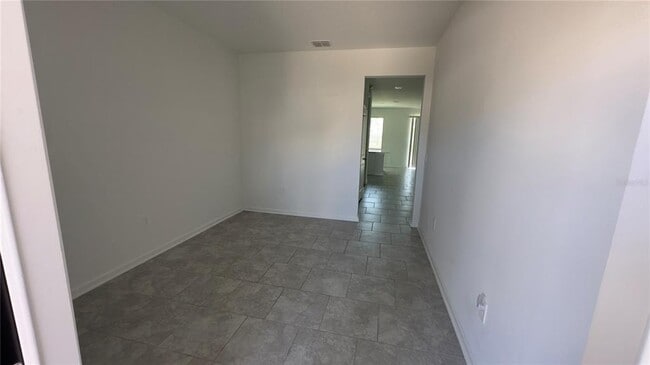 Foto del edificio - 3207 Laurent Lp