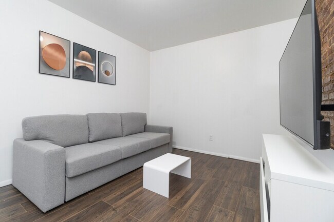 Foto del edificio - 335 E 94th St